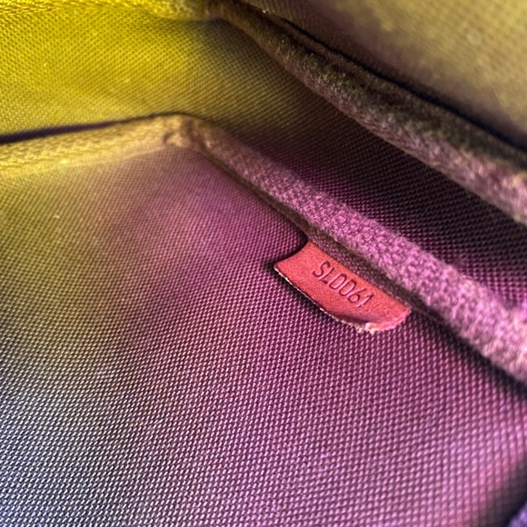 ‼️SOLD‼️ AUTHENTIC Pochette Accesoires 🤎 - Picture 4 of 10